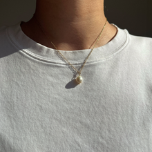 Load image into Gallery viewer, Selene Pearl Necklace